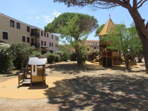 Appartement En Bord D'Etang Le Barcares Bagian luar foto