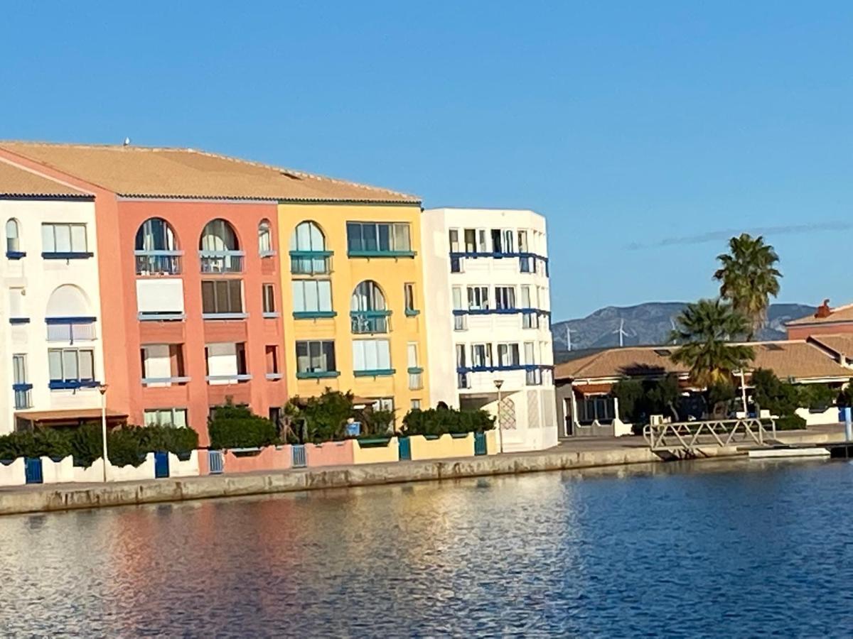 Appartement En Bord D'Etang Le Barcares Bagian luar foto